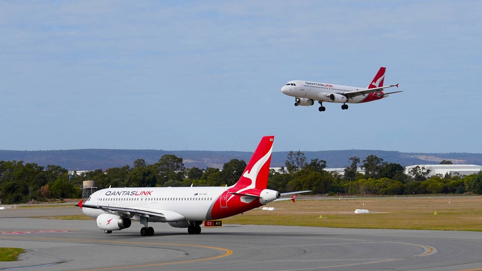 QantasLink To Close 3 Staff Bases In Australia