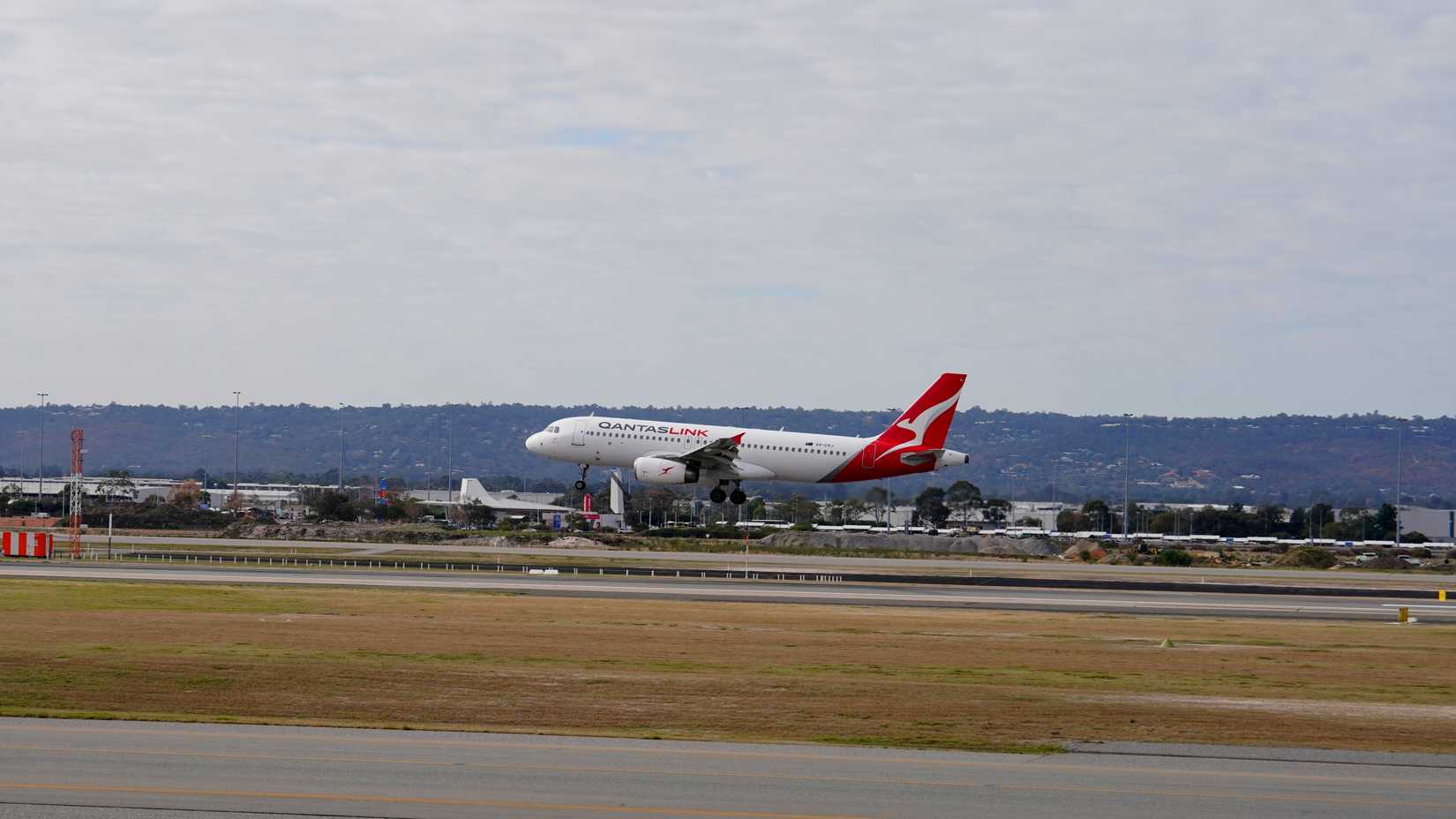 QantasLink Airbus A319 Perth Airport