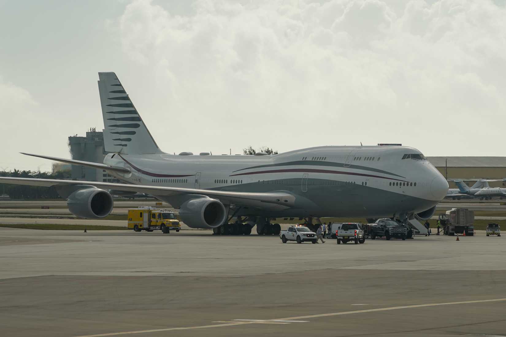 Boeing 747-8 BBJ Parked