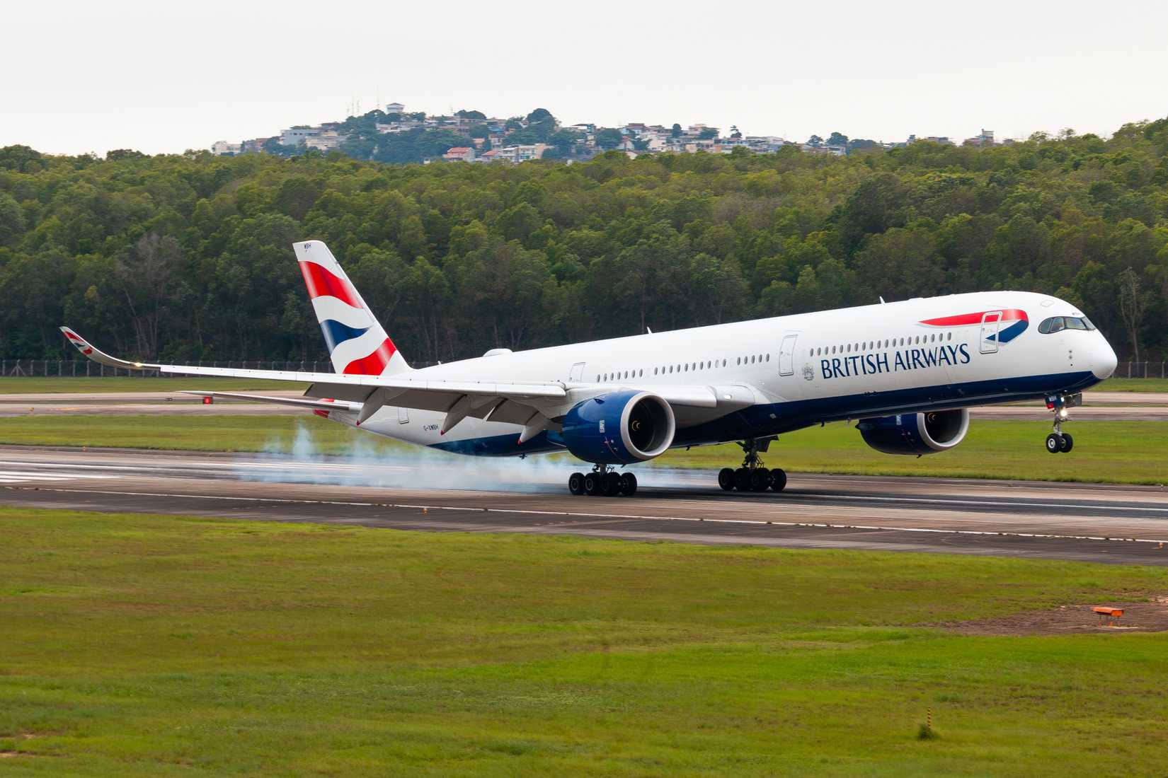British Airways Airbus A350-1000 landing 