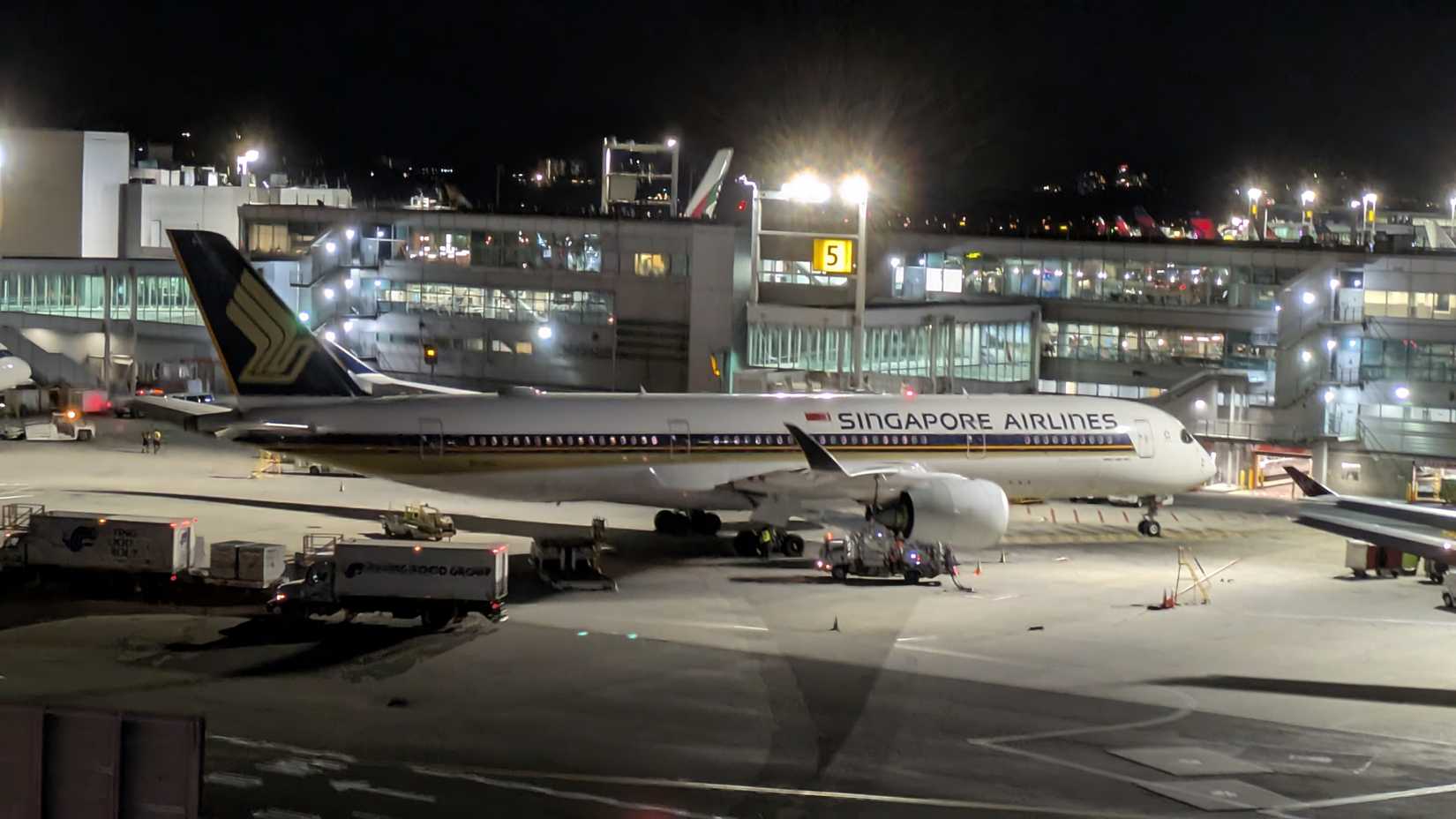 Airbus A350-900ULR авіакомпанії Singapore Airlines припаркований