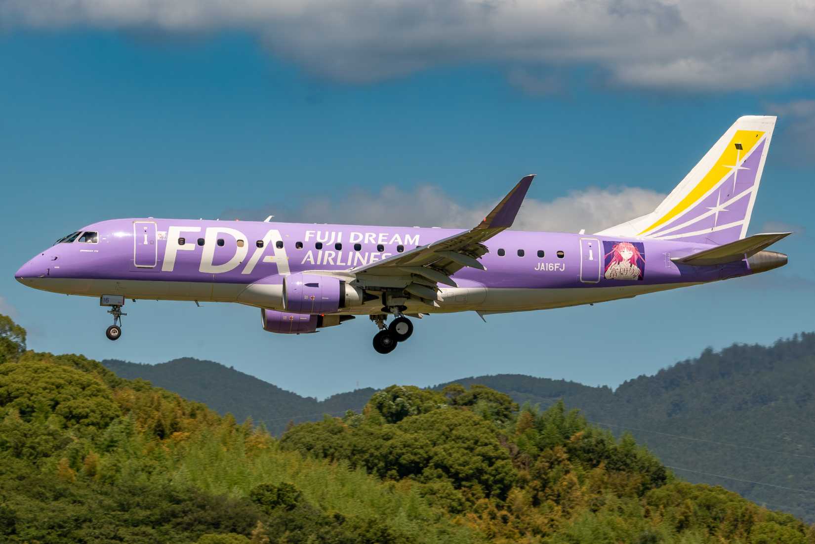 fuji dream airlines erj-175