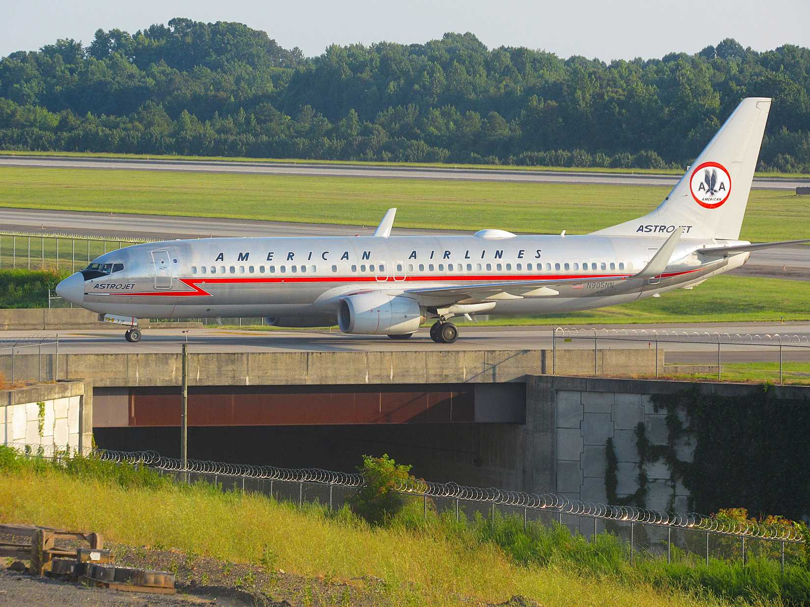 American Airlines Astrojet Heritage Boeing 737-823 (N905NN)
