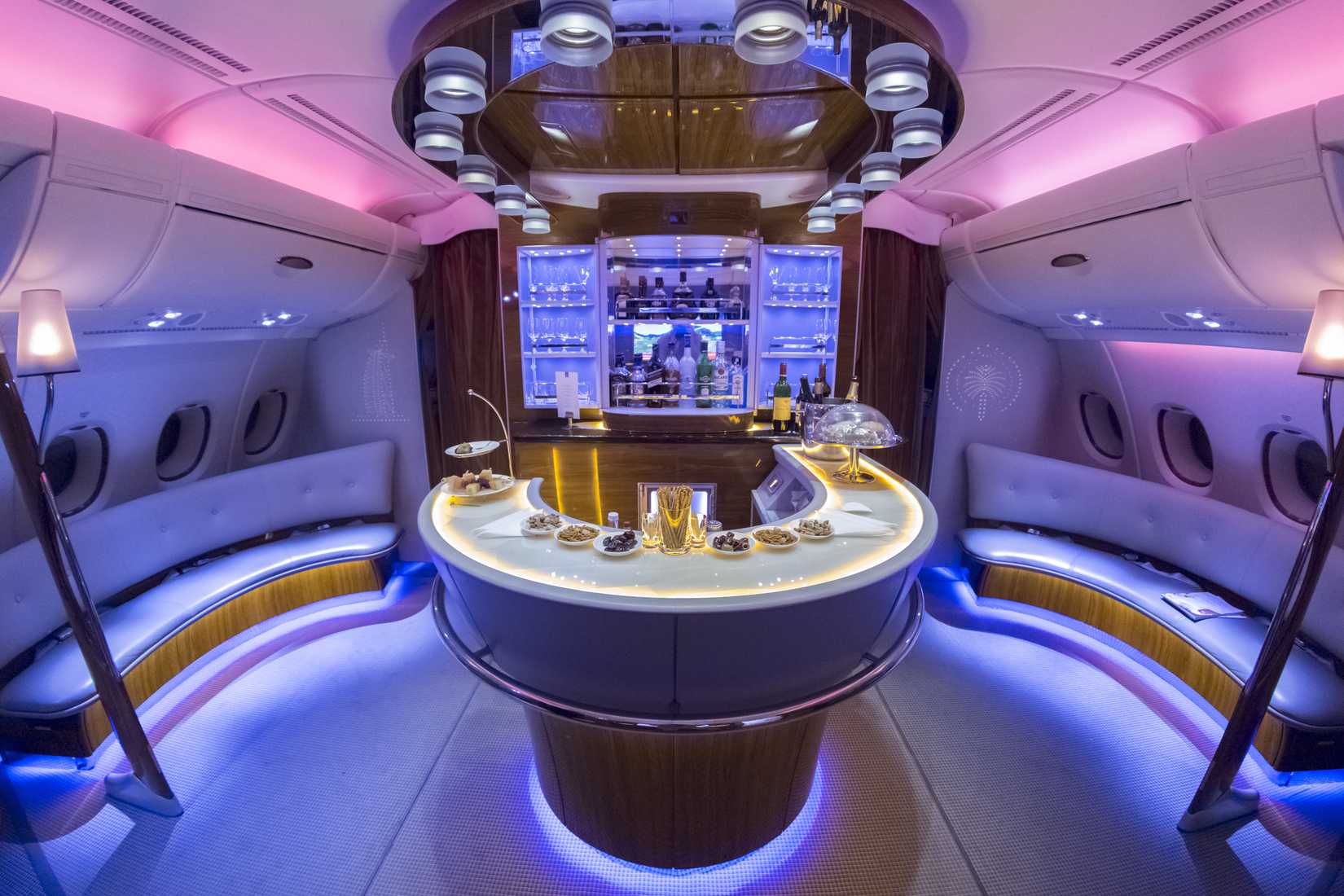Emirates Airbus A380 interior- BUSINESS CLASS BAR