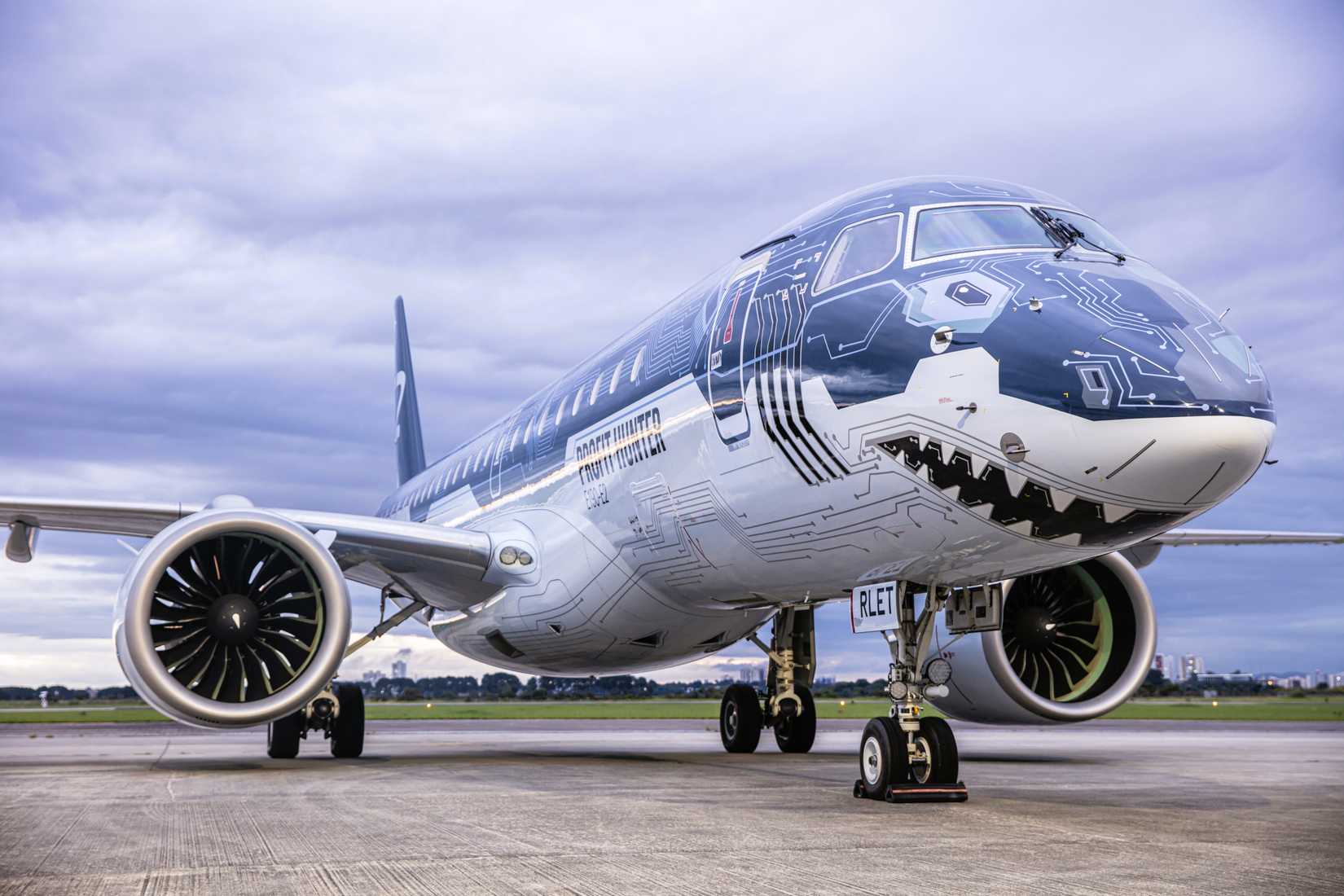 Embraer E190-E2 with Tech Shark livery