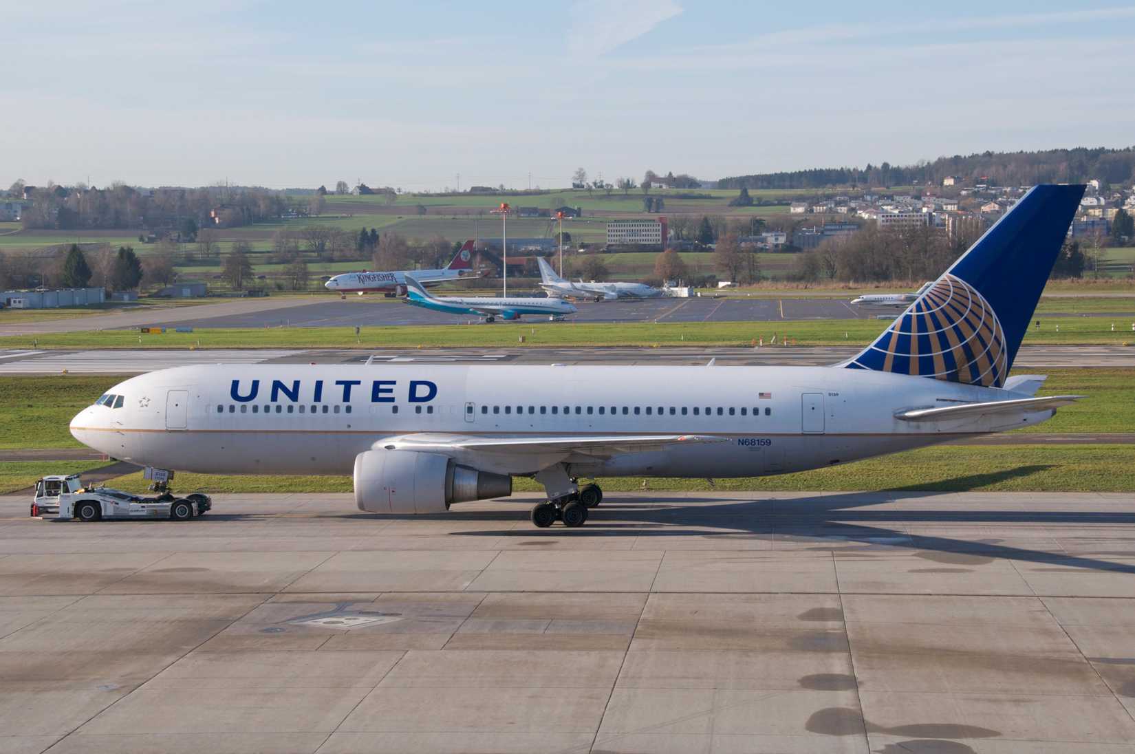 United B767-200 Aero Icarus Wikimedia Commons