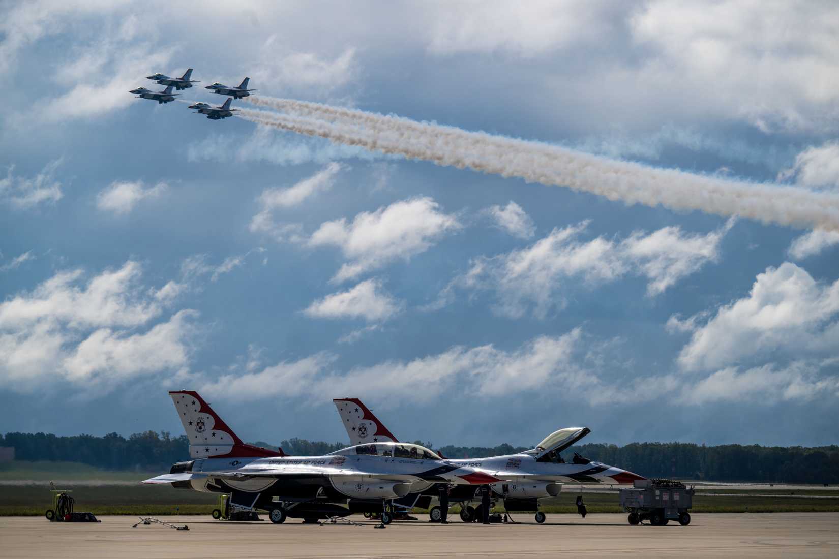 United States Air Force Air Demonstration Squadron 'Thunderbirds', flying F-16 Fighting Falcons