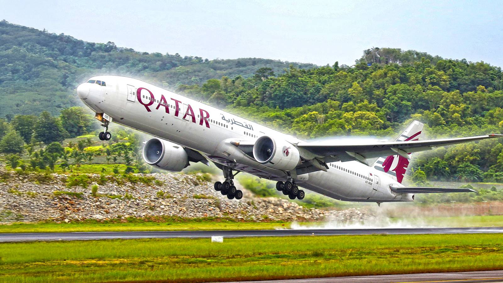 Спеціальна мініатюра Boeing 777-300ER Qatar Airways