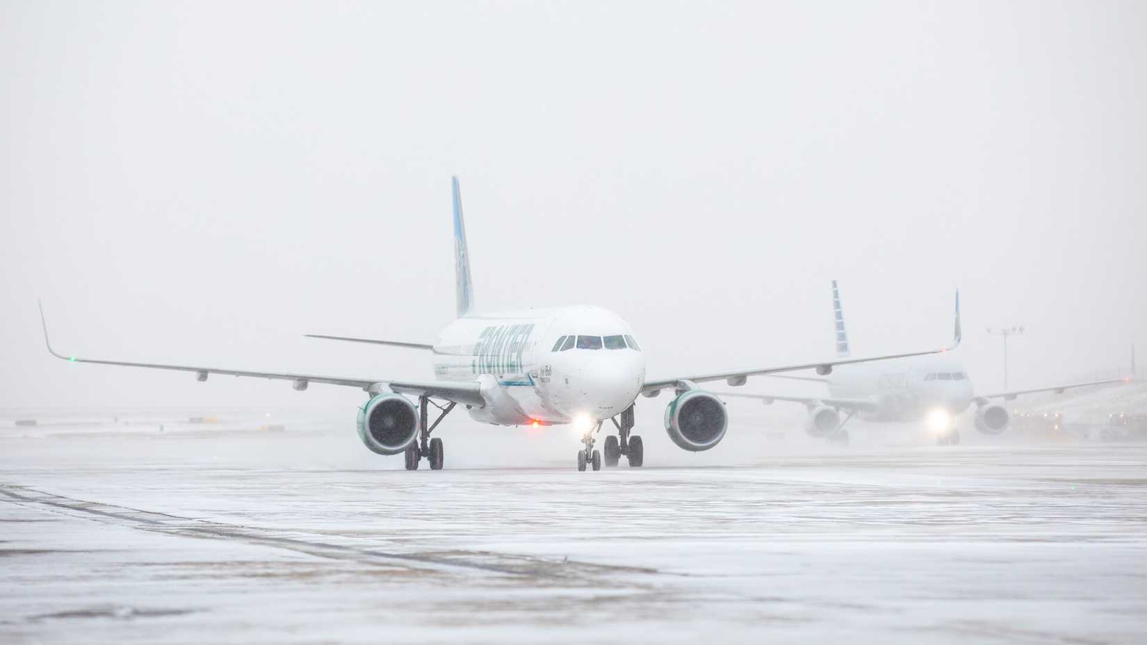 Frontier Airlines Airbus A321neo in snow