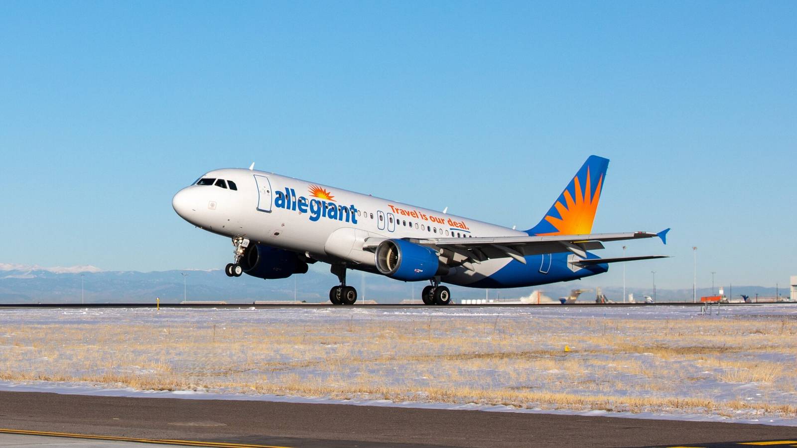 Allegiant Air Cuts 7% of Flying, Sees Revenue Jump 16% on Tighter Scheduling