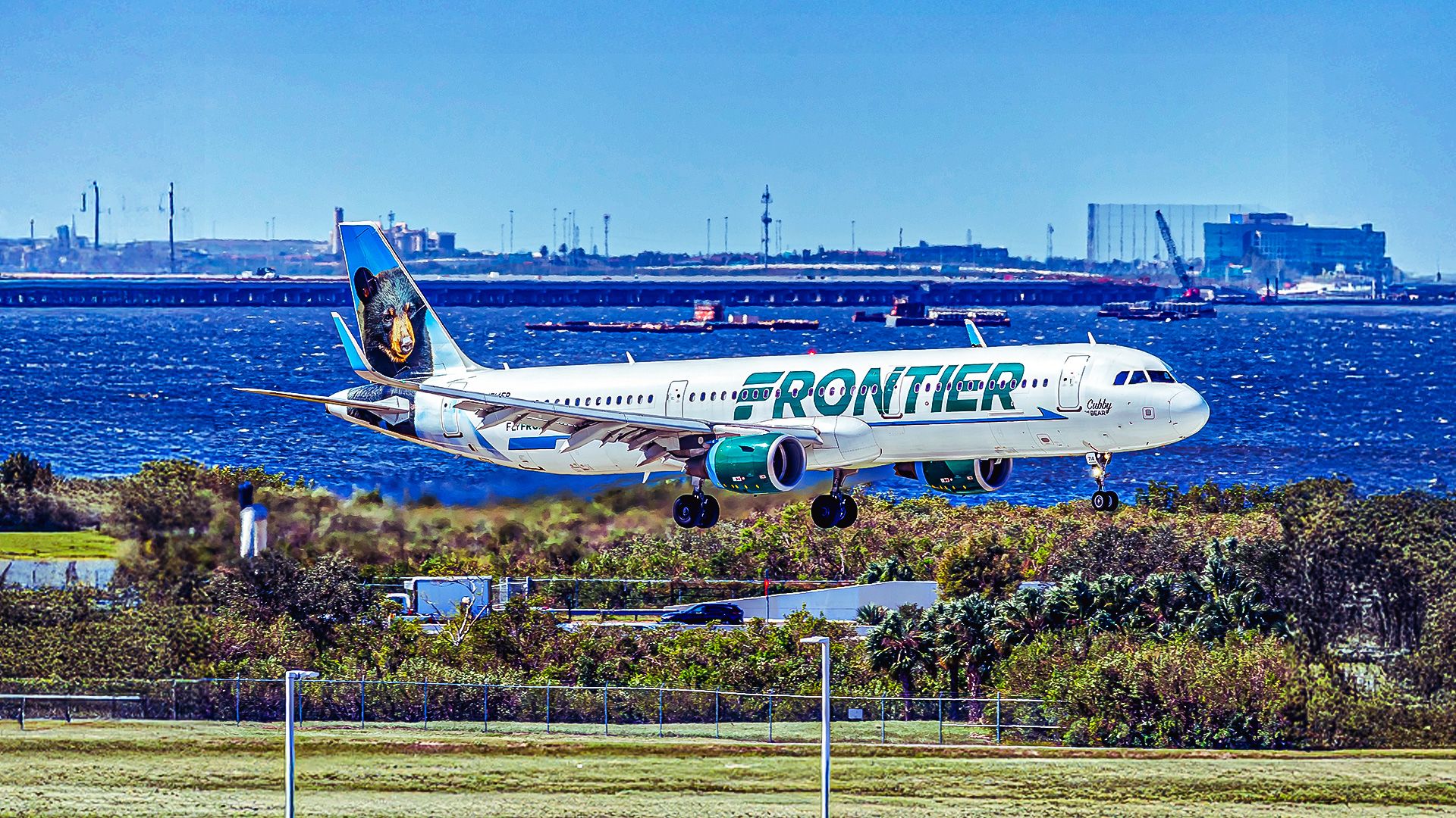 158 - Frontier Airlines Airbus A321 - Markus Mainka _ Shutterstock