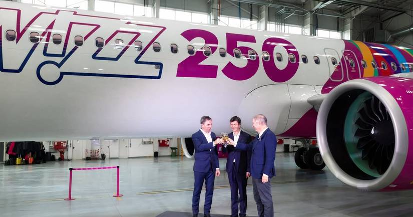 Wizzair 250 livery