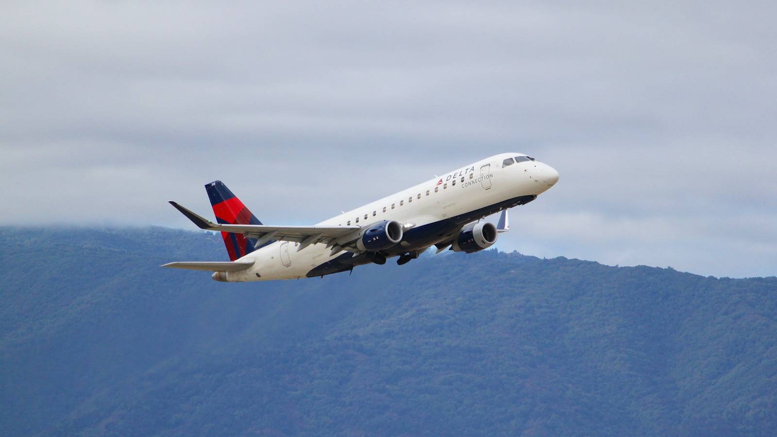 Republic Airways Becomes The World's Largest Embraer E-Jet Operator