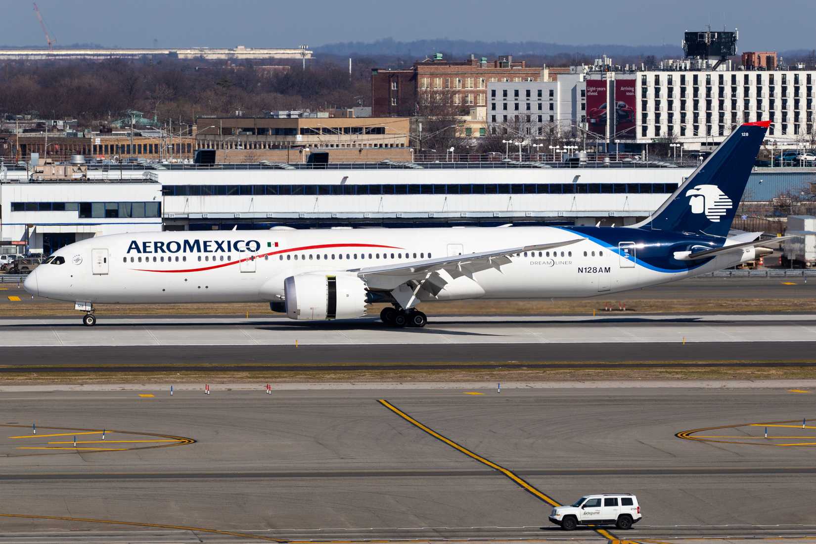 Aeromexico 787 Wenjie Zheng Shutterstock