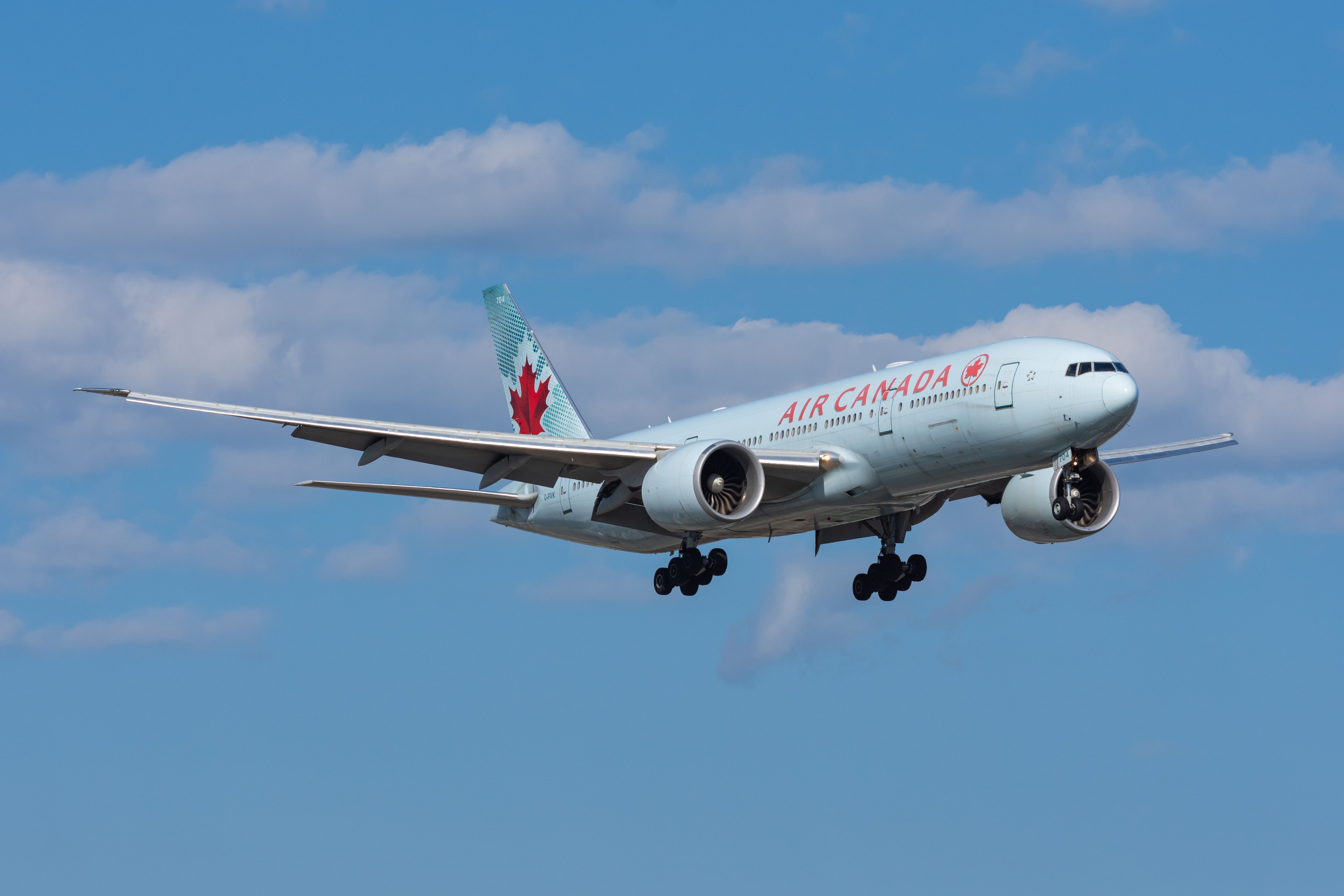20 Years On: When The Boeing 777-200LR Broke A Nonstop World Record
