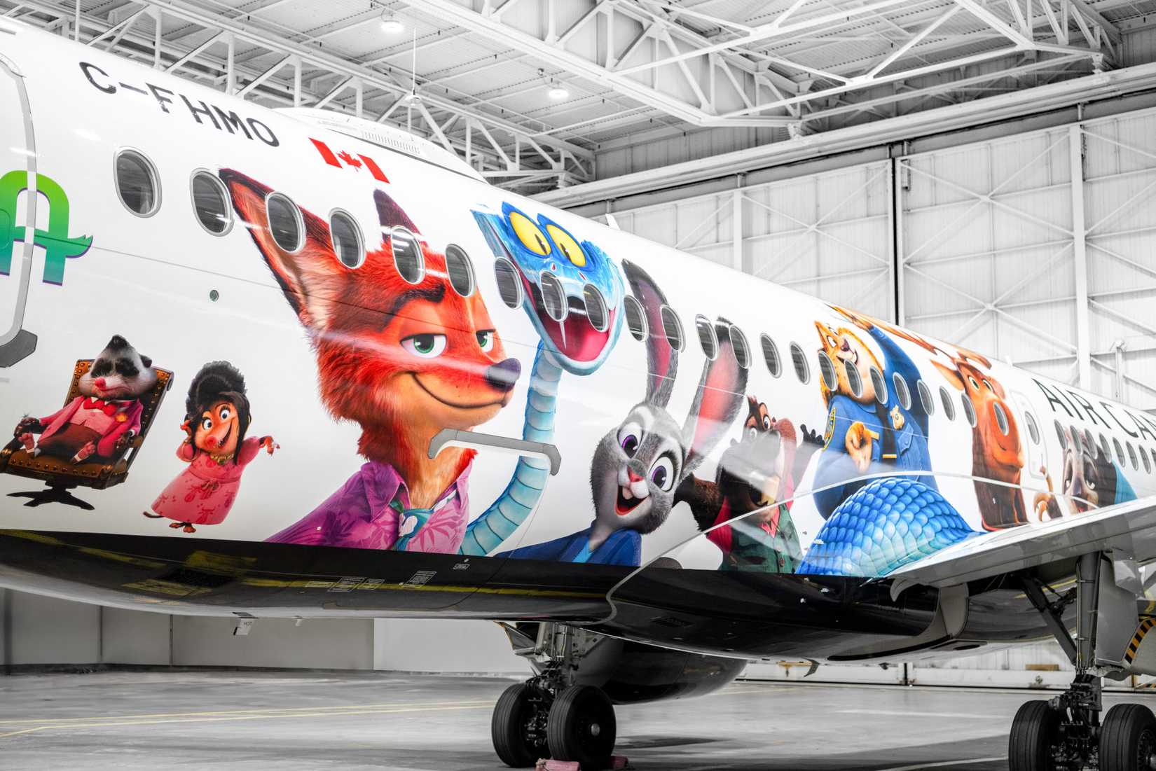 air canada zootopia a220 side