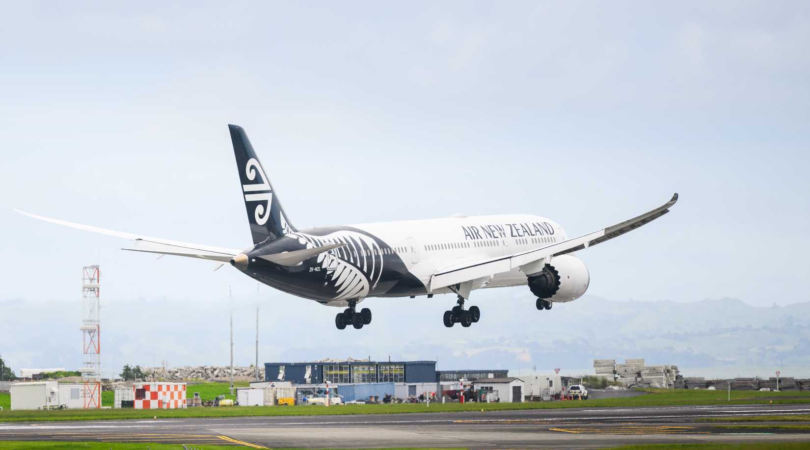 Air New Zealand ZK-NZL Boeing 787-9 Dreamliner landing at Auckland International Airport.