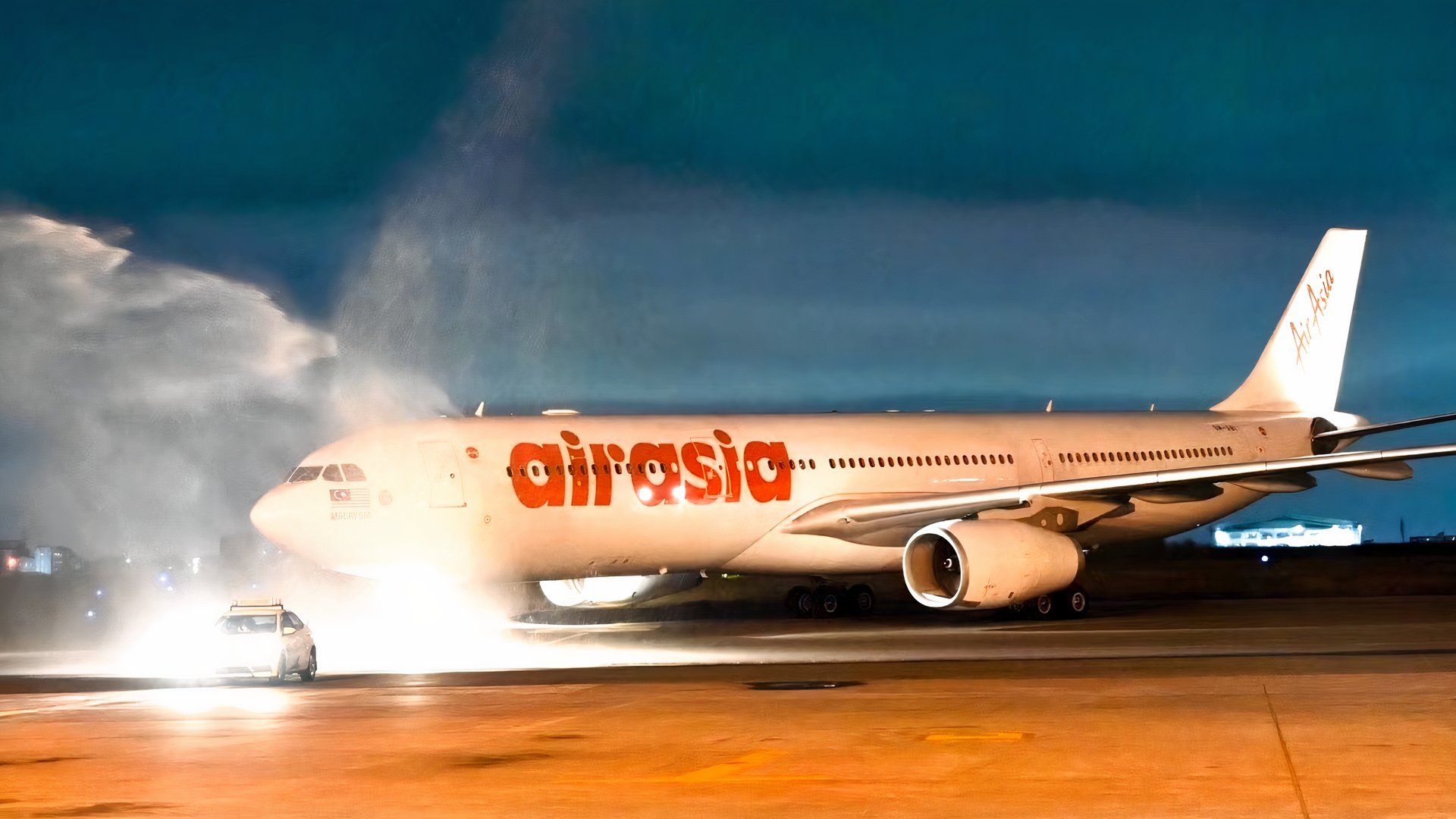 AirAsia X SAW launch A330 water arch (1)