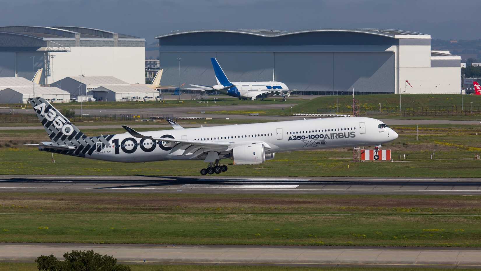 Airbus A350-1000 Toulouse