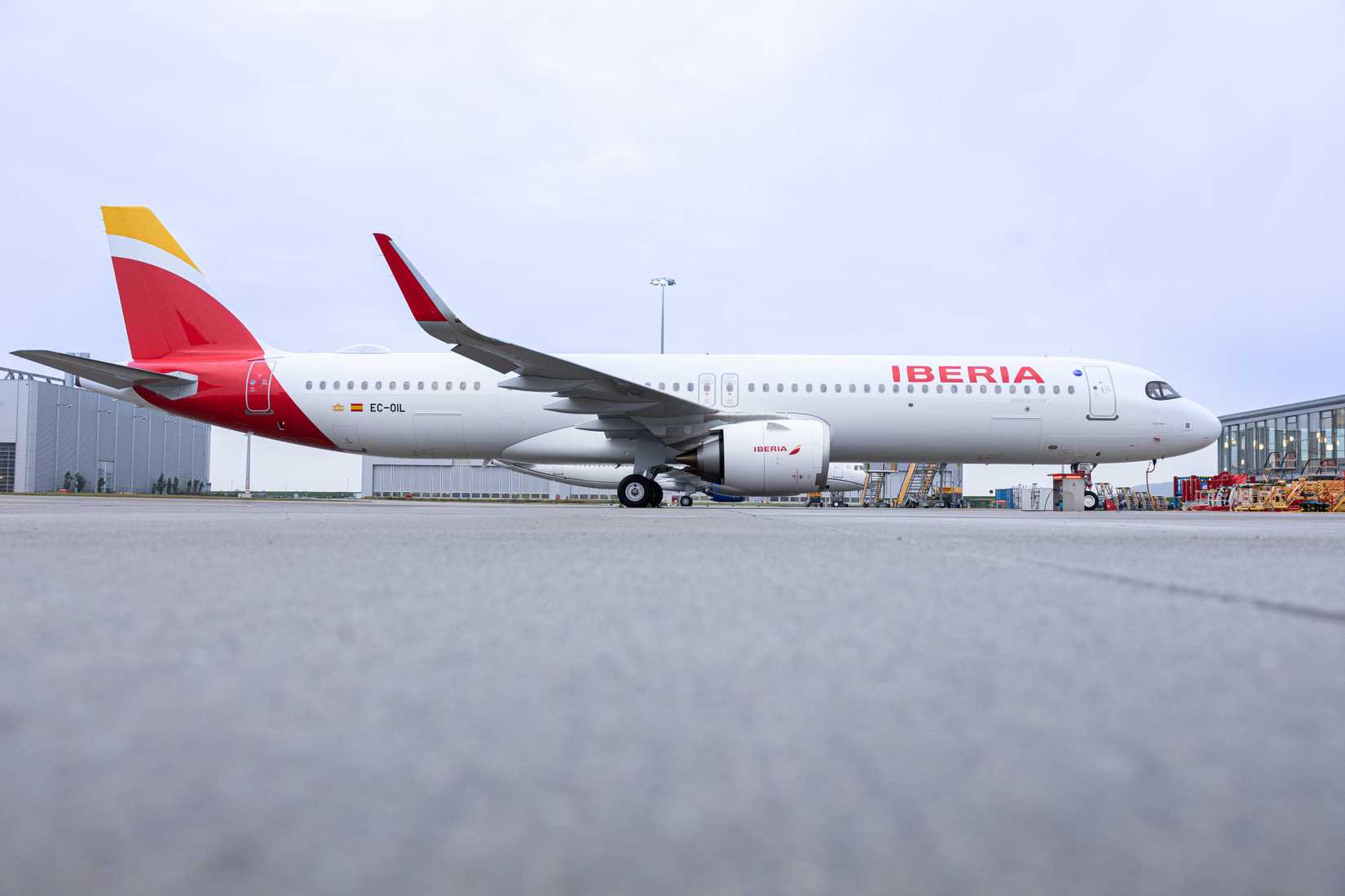 Airbus delivers first A321XLR to Iberia_20241029-P4565-MSN11504-Iberia-XLR-HR0115