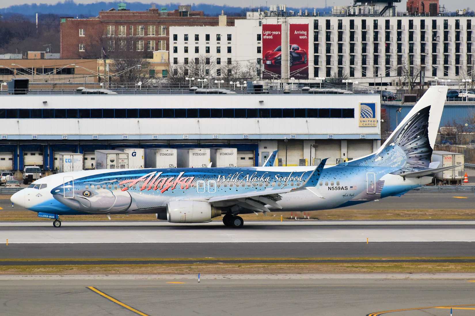 Alaska Airlines Boeing 737-890