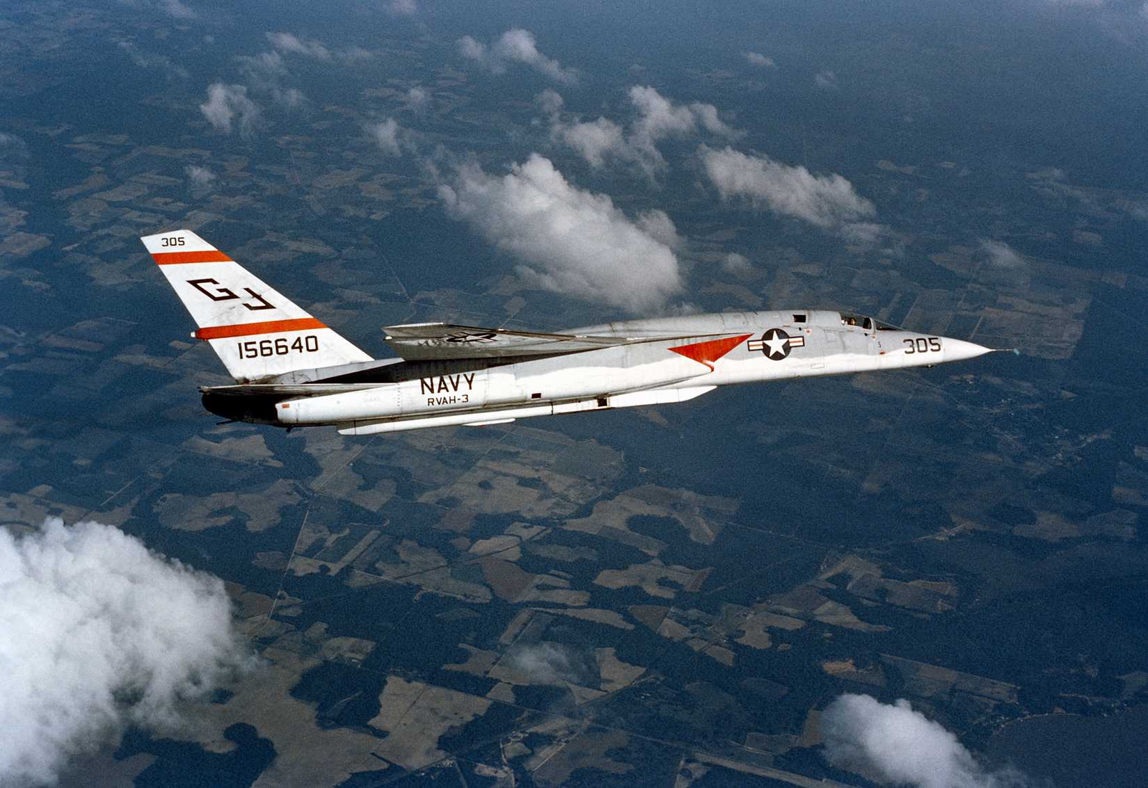 An air-to-air right side view of a Heavy Attack Reconnaissance Squadron 3 (RVAK-3) RA-5C Vigilante aircraft.