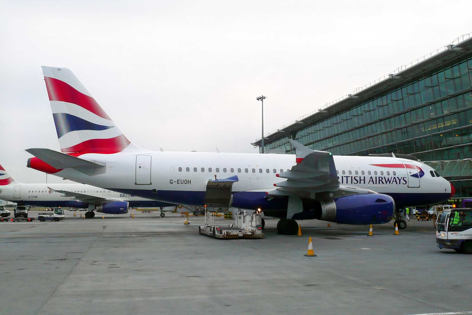 BA A319 on stand at LHR