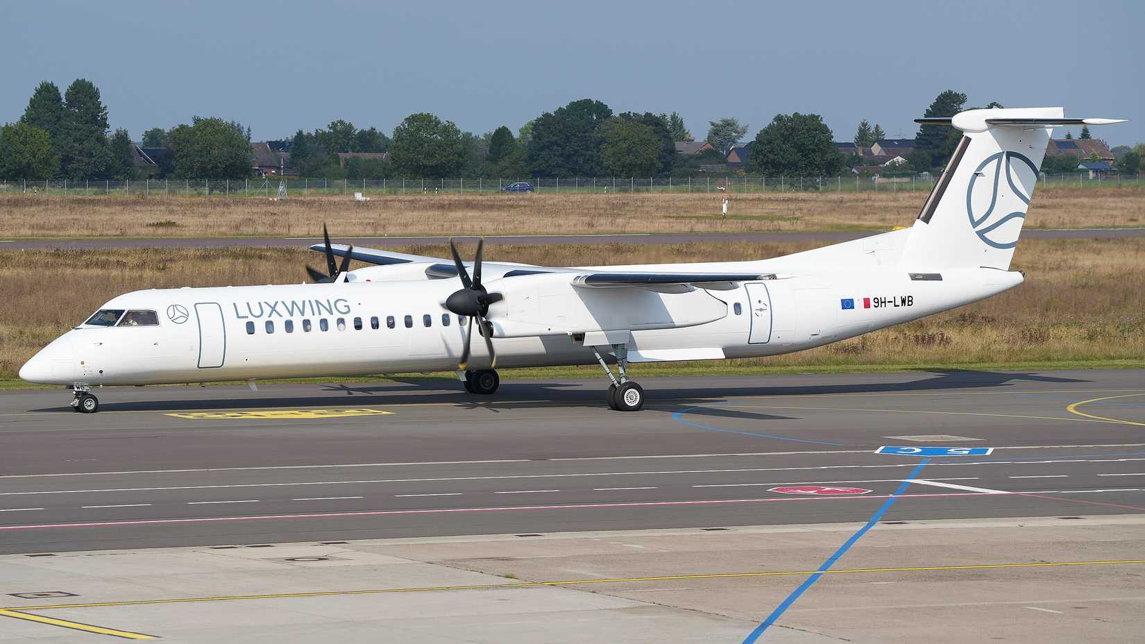 Luxwing Dash 8 In Braunschweig