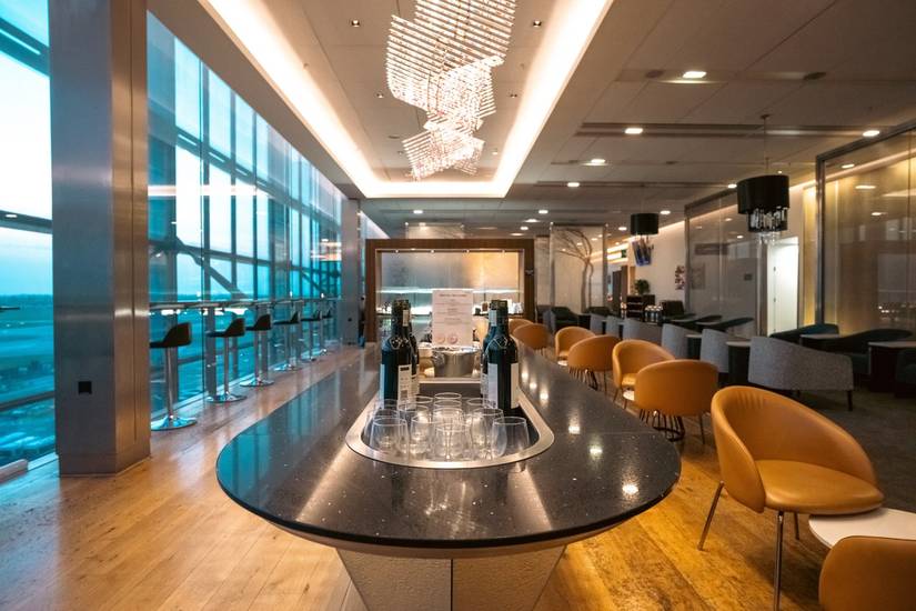 Club North Lounge BA T5