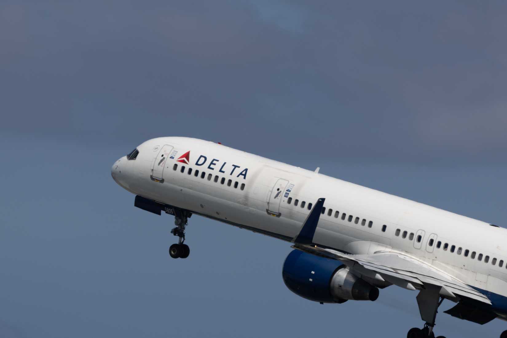 Too Valuable: Here’s Why Delta Air Lines Isn’t Getting Rid Of The ...