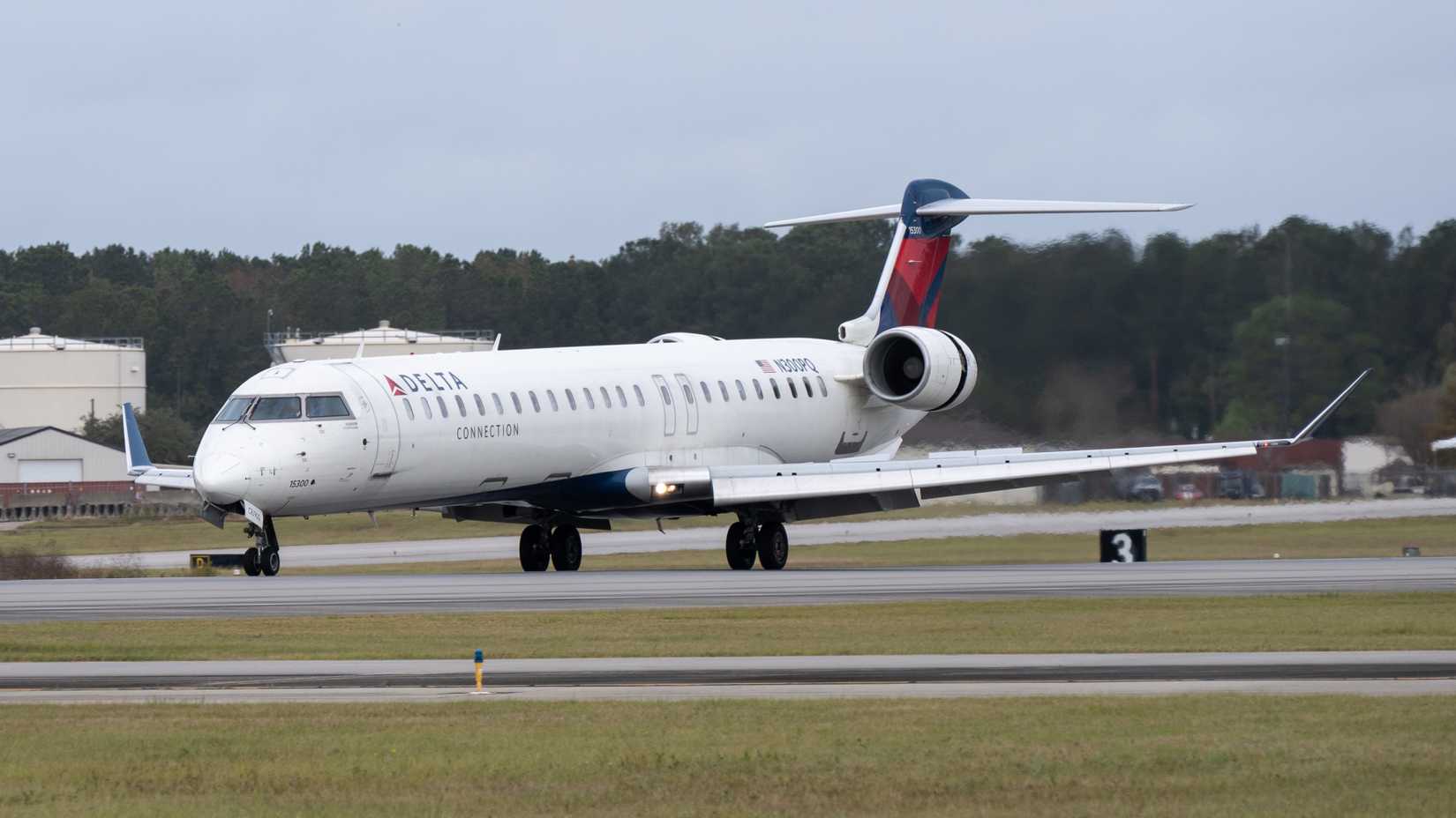 Delta Air Lines CRJ-900 Joseph Creamer Shutterstock