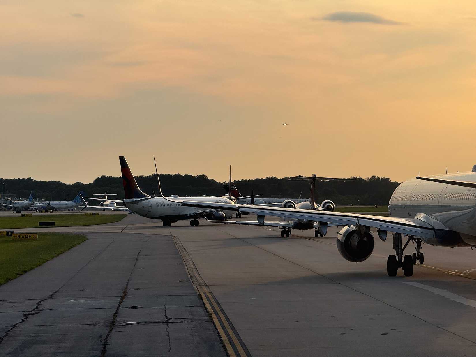 Planes Queueing For Takeoff In Atlanta
