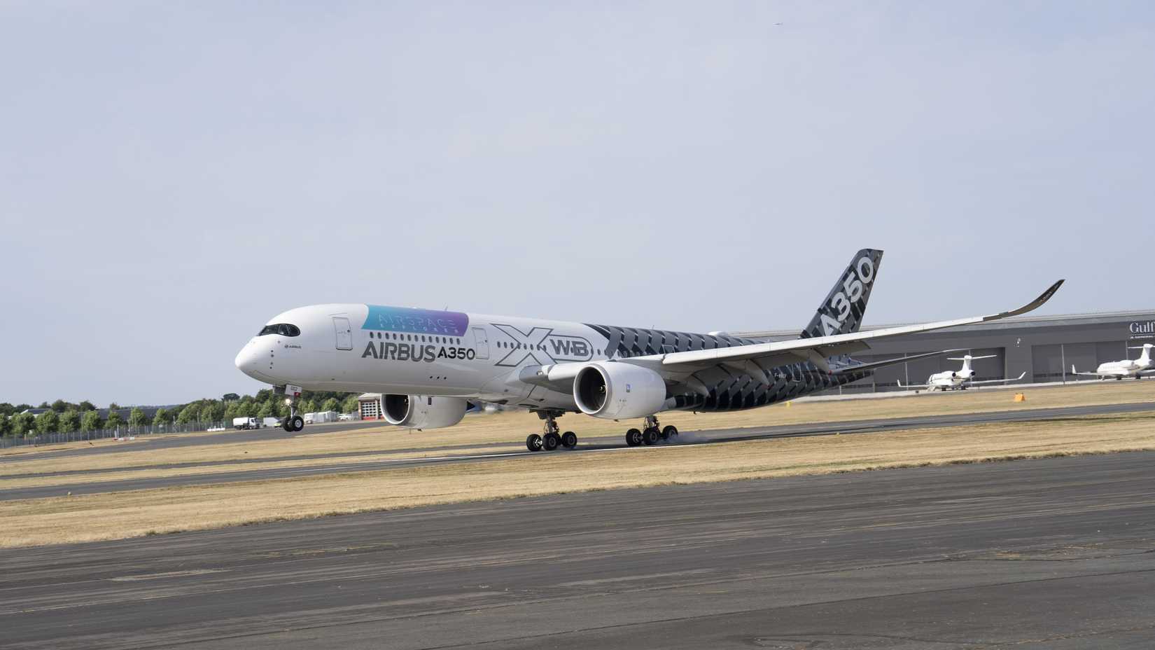 Farnborough airshow before opening - A350-900