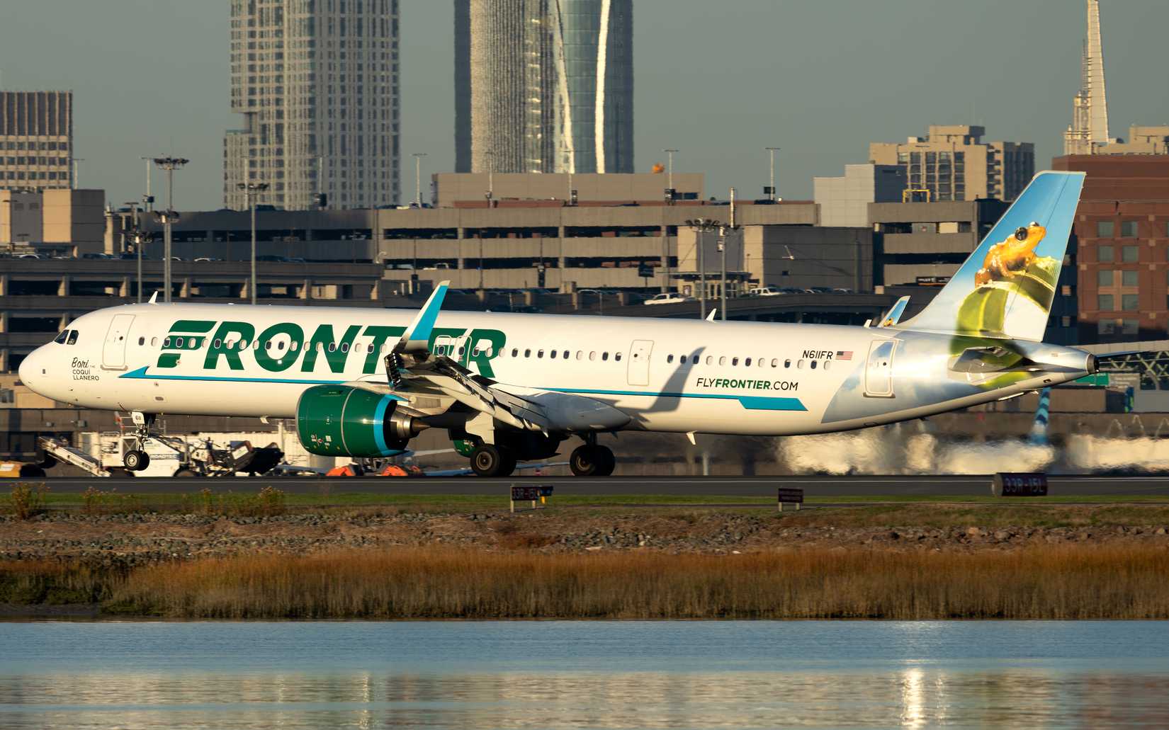 Frontier Airbus A321neo touchdown Vincenzo Pace Simple Flying