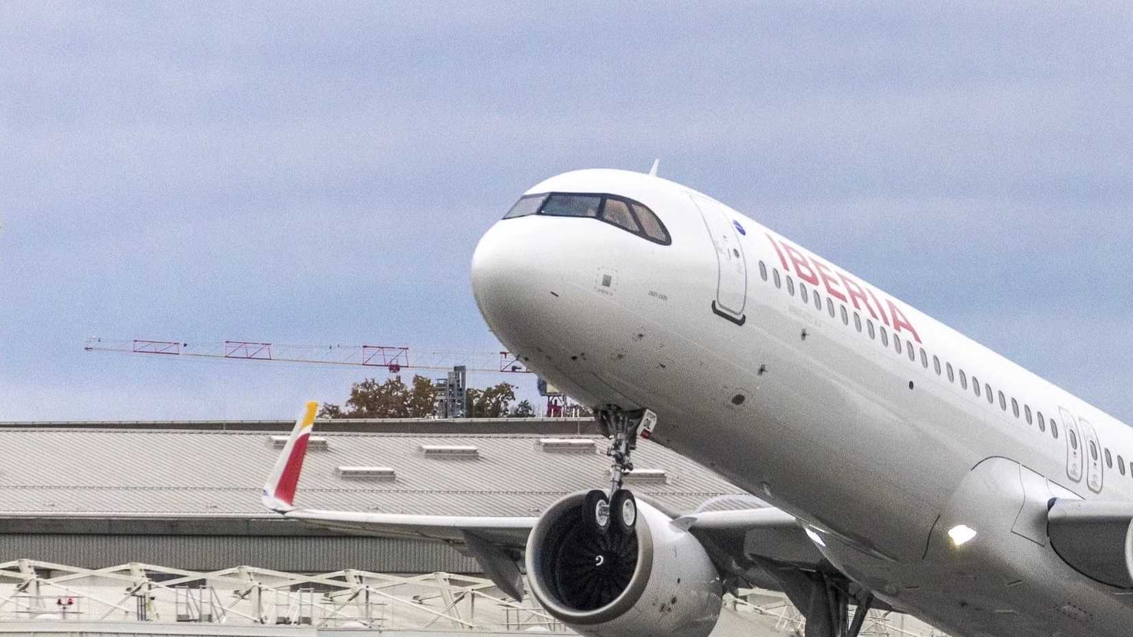 Iberia Airbus A321XLR taking off