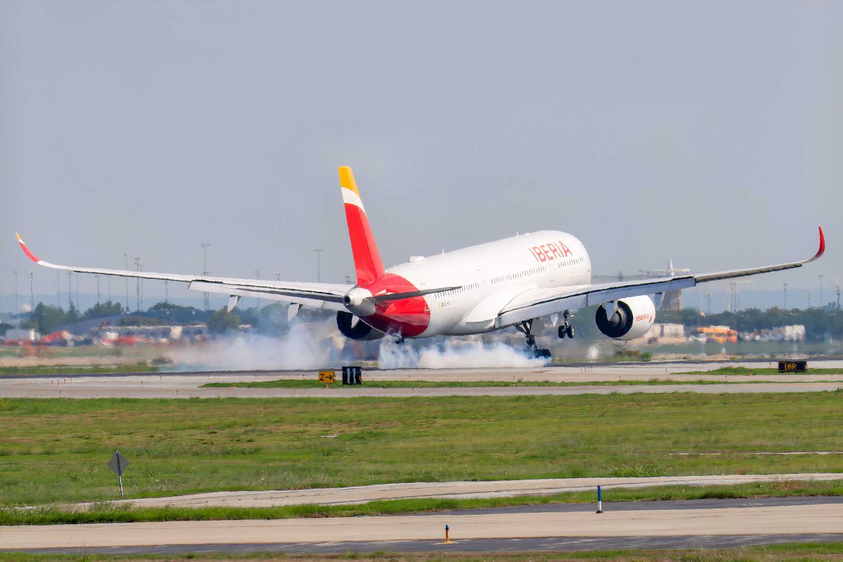 Iberia Airbus A350-900 landing in Dallas
