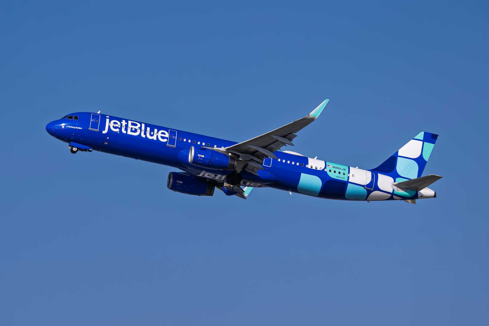 JetBlue A321neo Robin Guess Shutterstock