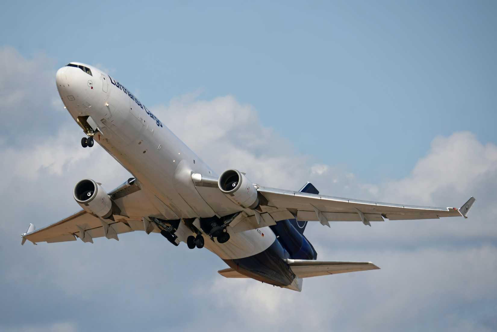 McDonnell Douglas MD-11F - Lufthansa Cargo take off from Ben Gurion airport
