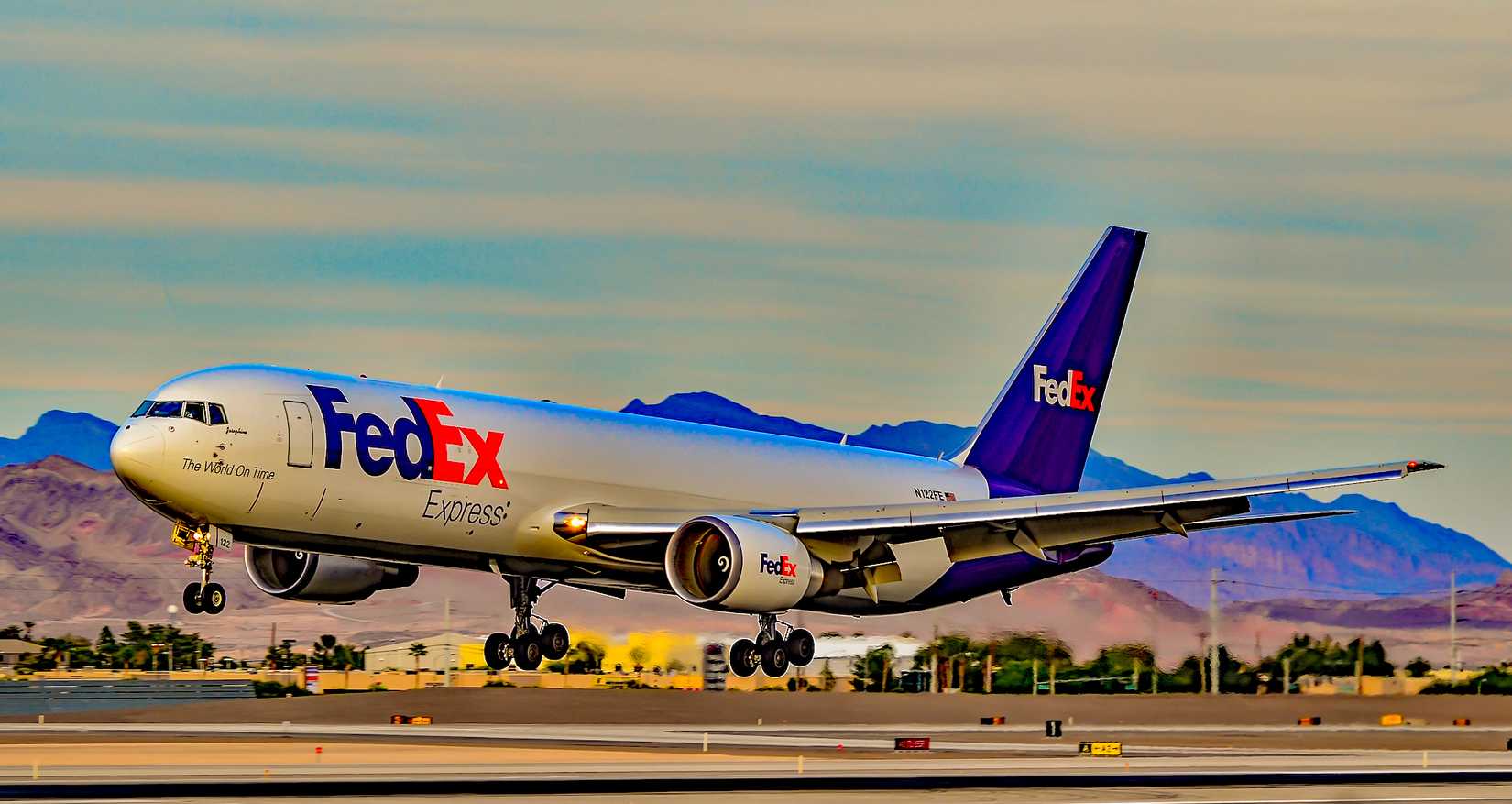 FedEx 767