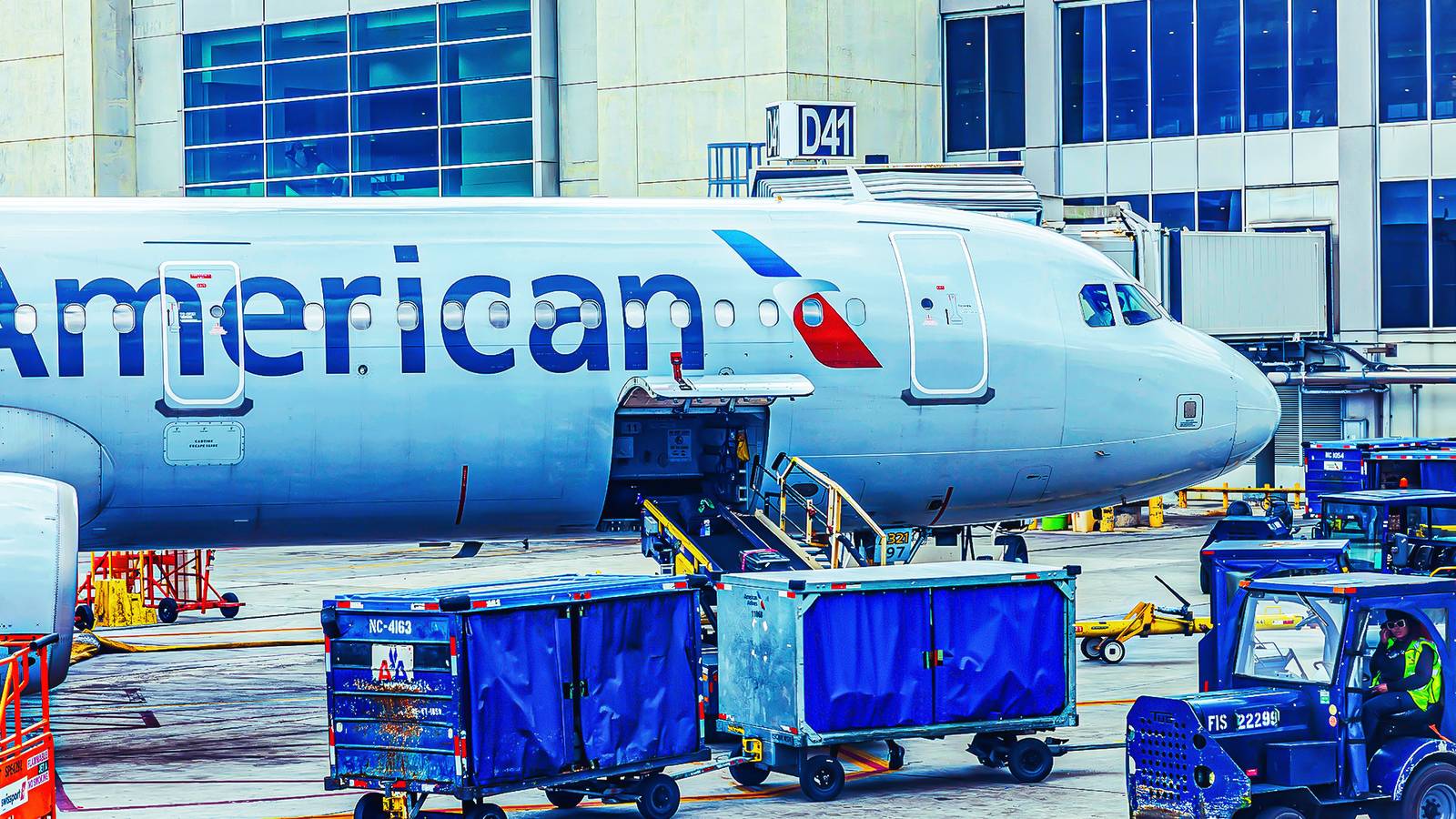 Policy Change? What’s The Latest With American Airlines & CarryOn Bags?
