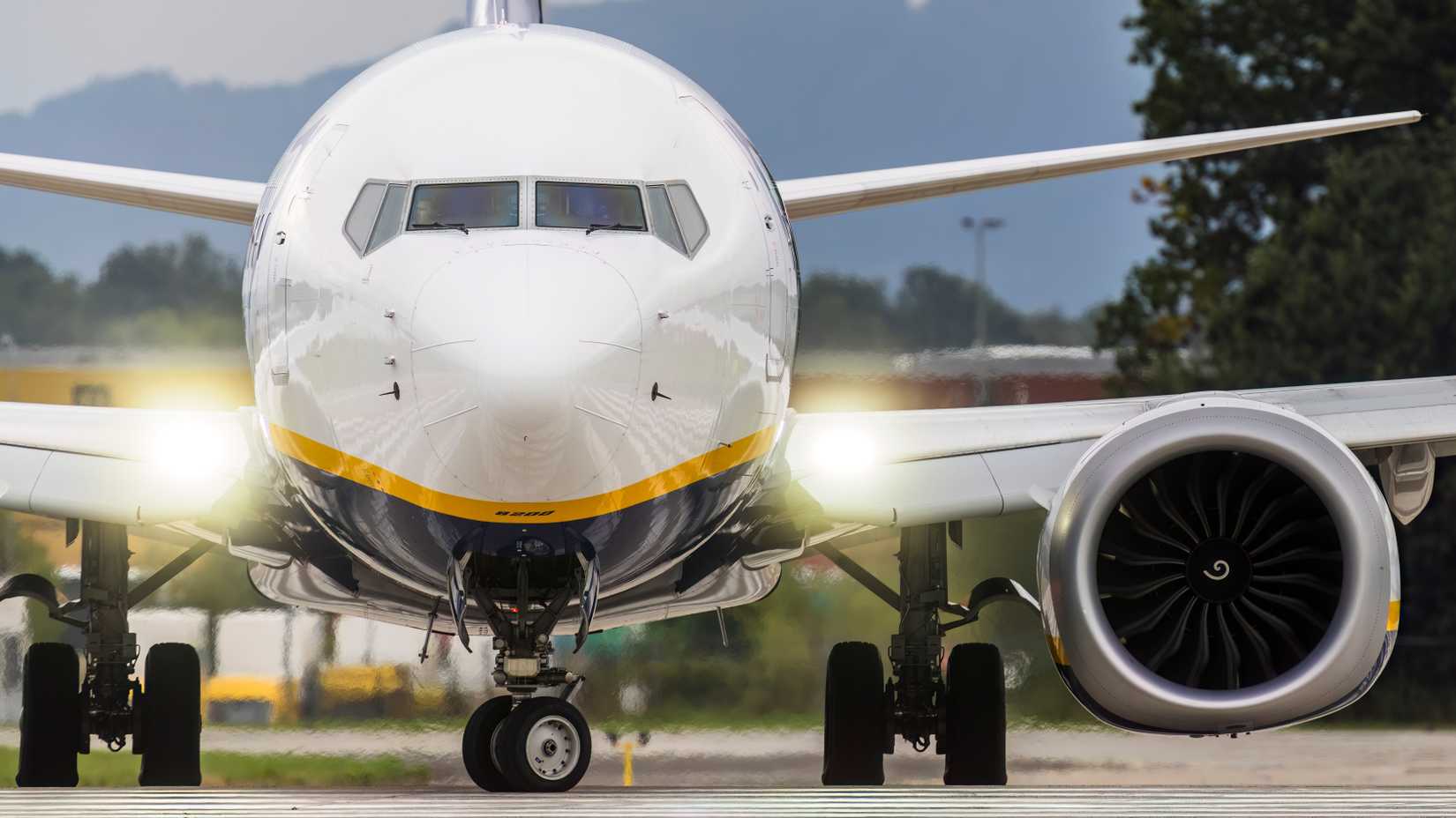 Ryanair. Boeing 737 MAX 8.-1