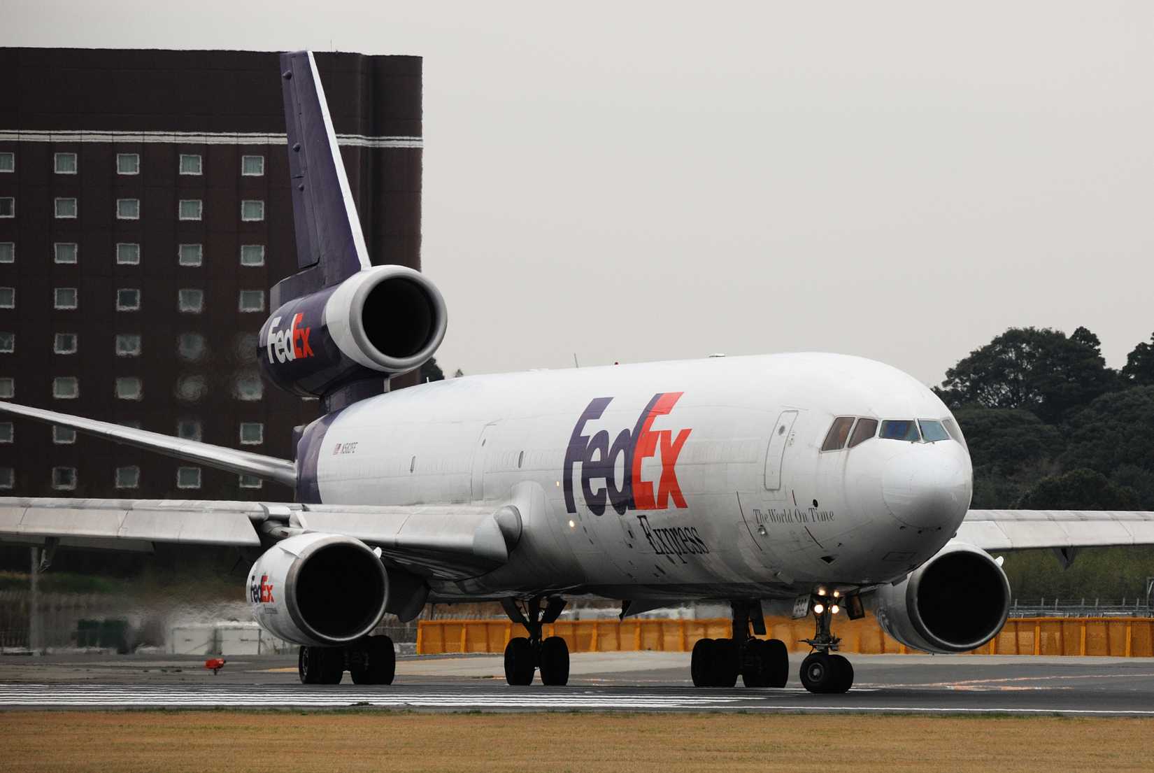 FedEx MD-11 Japan