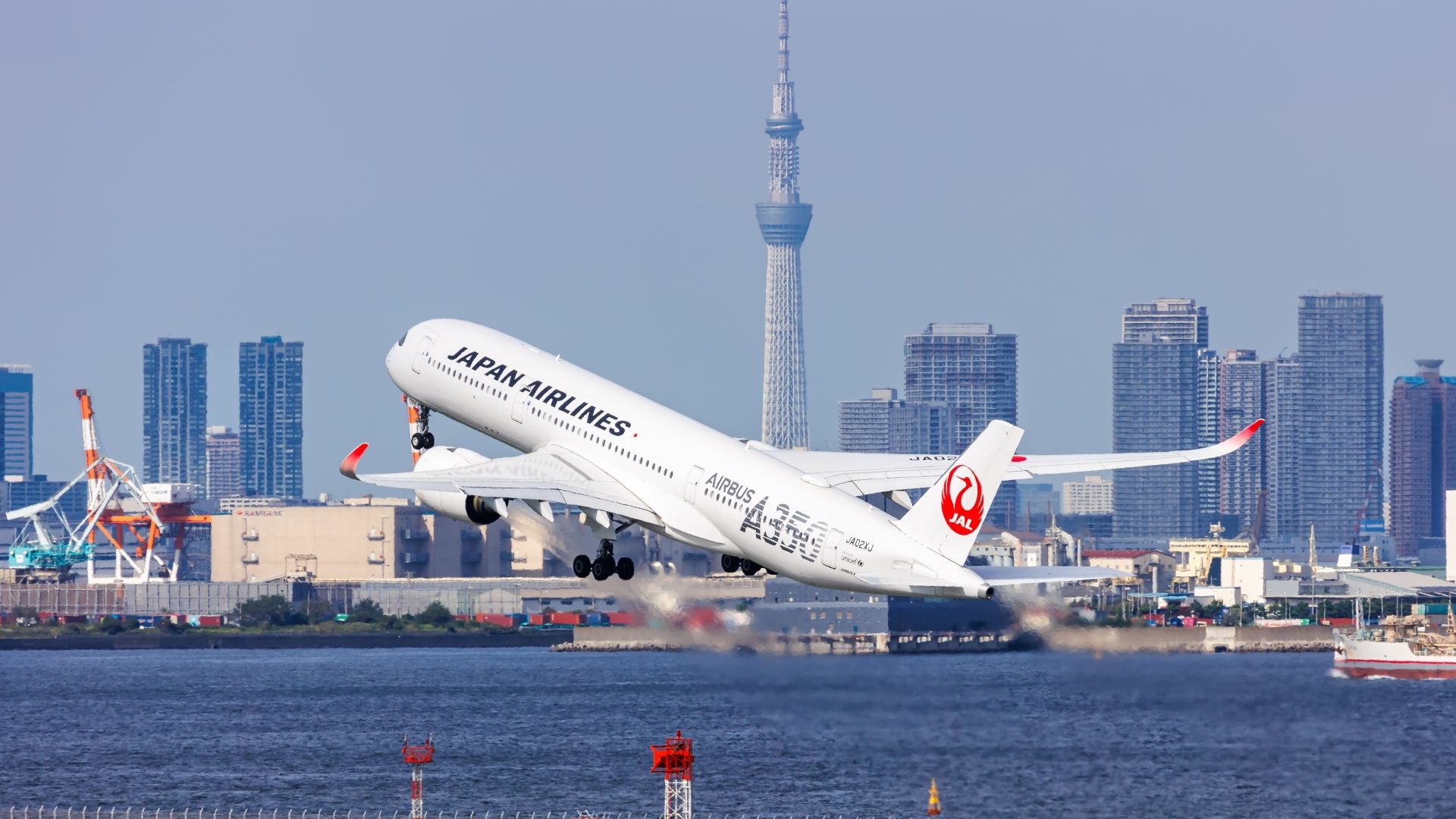 JAL A350 Departing Tokyo