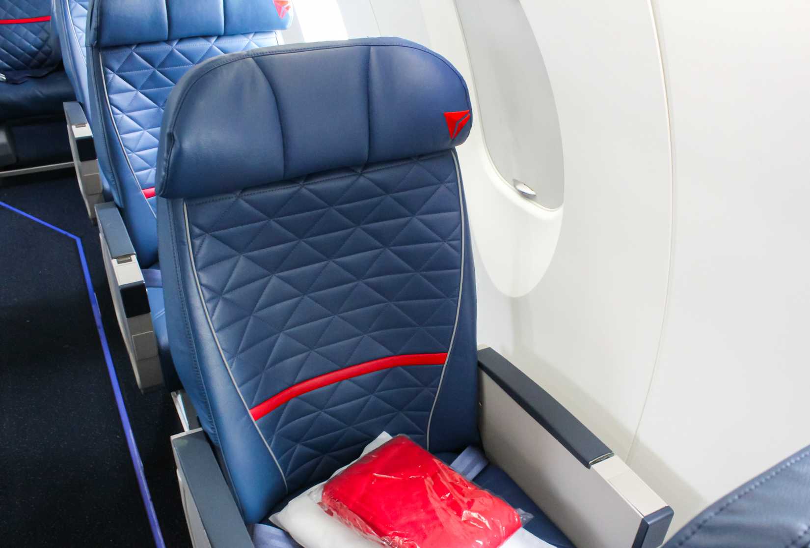 Delta Bombardier CRJ700 Seat Map 65Seat Layout & Amenities