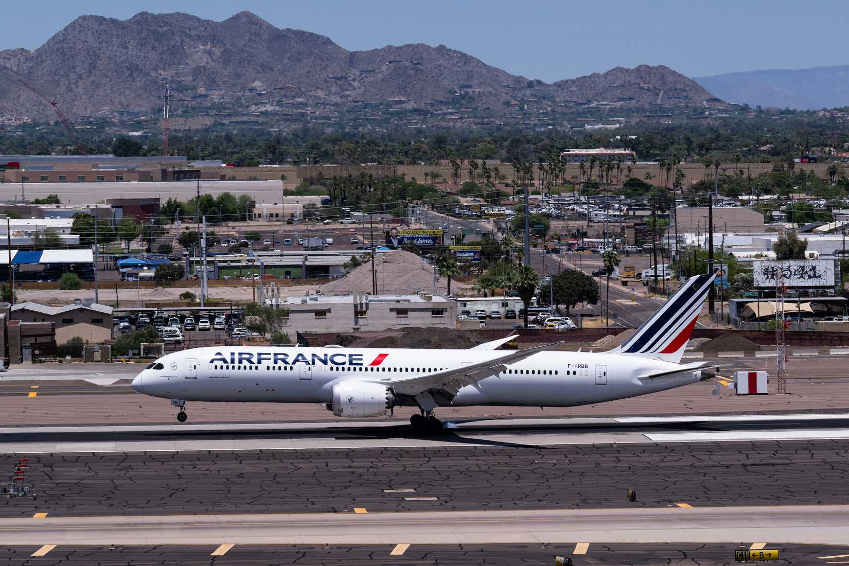 An Air France Boeing 787 Landing 