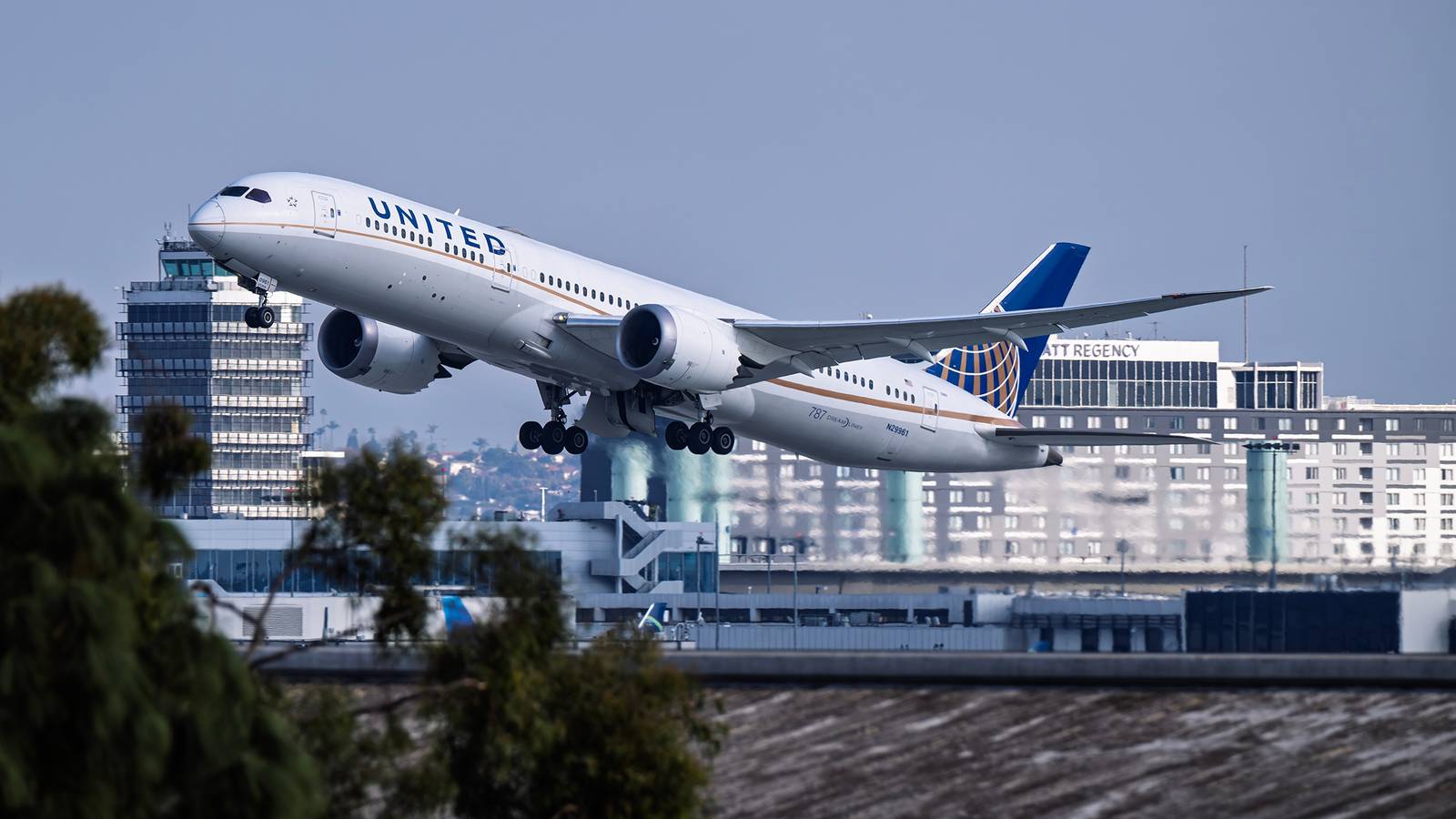 United Airlines Returns To Bangkok After More Than A Decade
