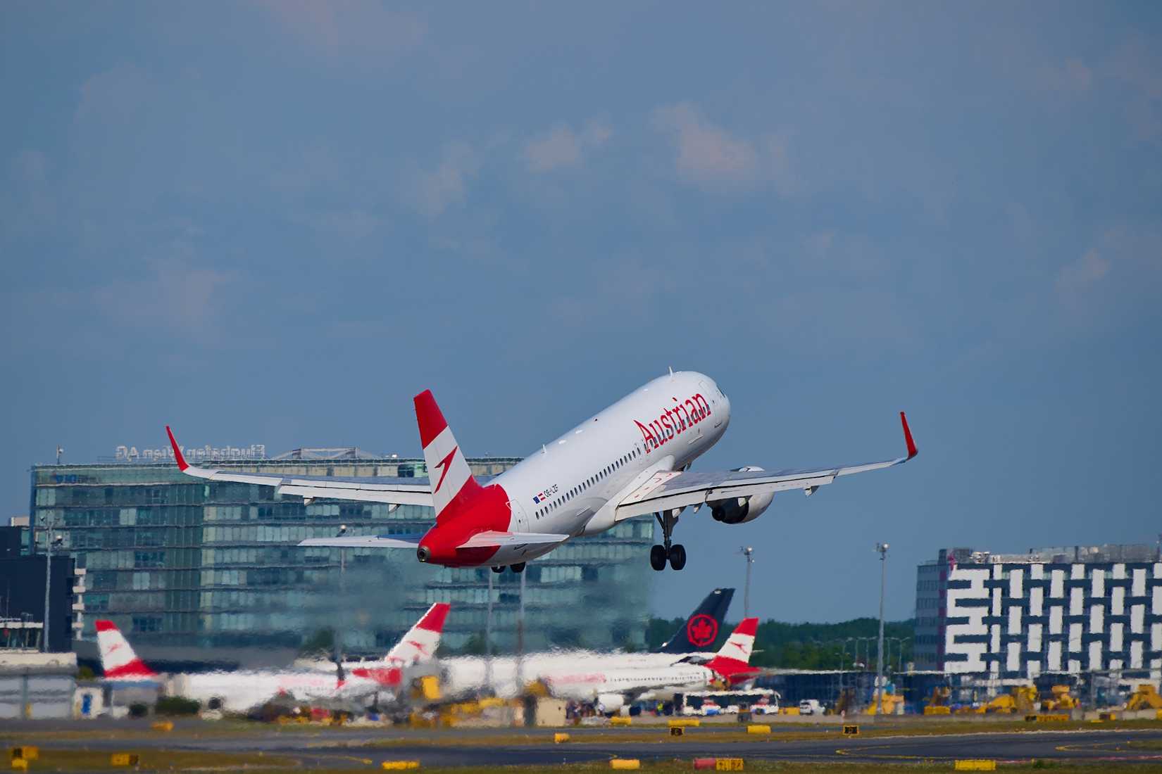 Austrian Airbus A320-200 Taking Off