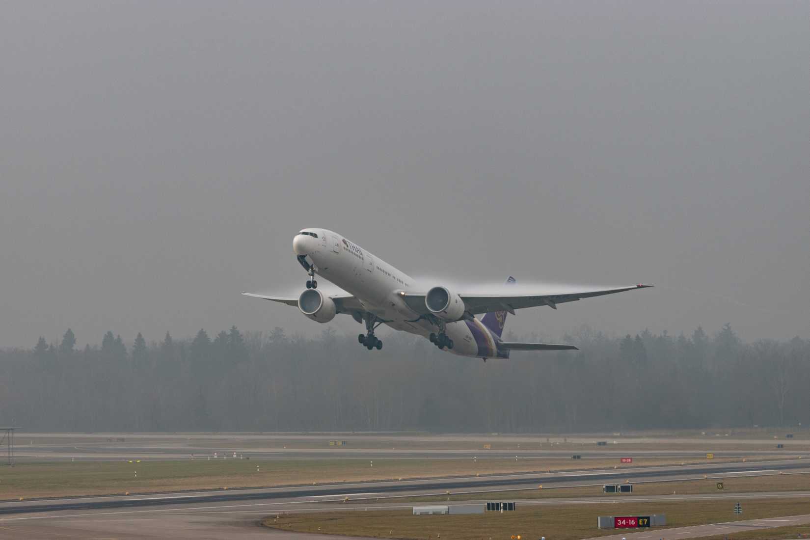 Thai Airways Boeing 777-300ER Taking Off