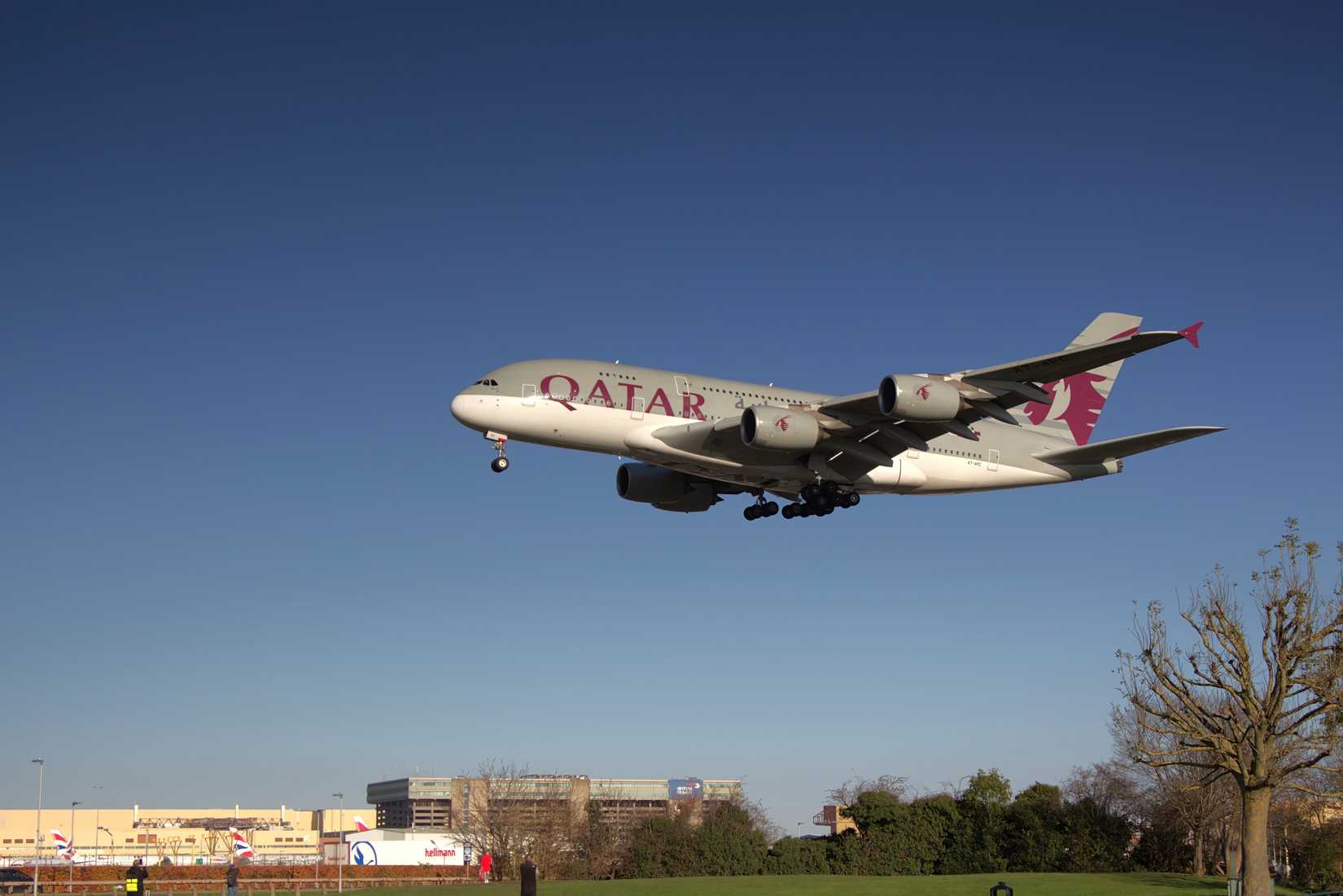 Qatar Airways A380 Landing In London