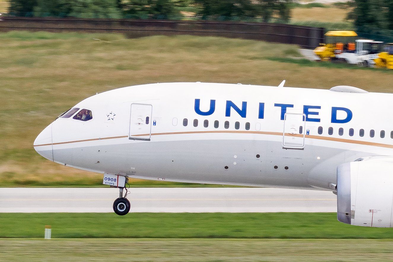 FAA To Propose New Boeing 787 Airworthiness Directive After Uncommanded Altitude Changes